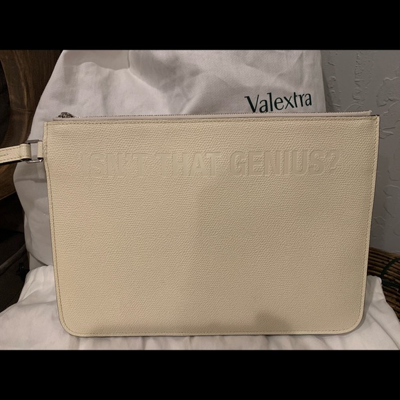 MONCLER GENIUS
MONCLER X VALEXTRA LEATHER POUCH - Picture 3 of 6